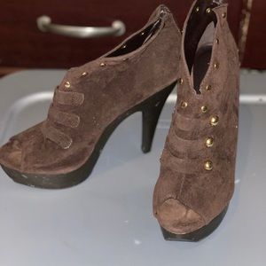 Brown size 10
